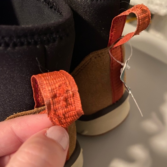 Men’s L.L. Bean Ankle Boots - Picture 8 of 10